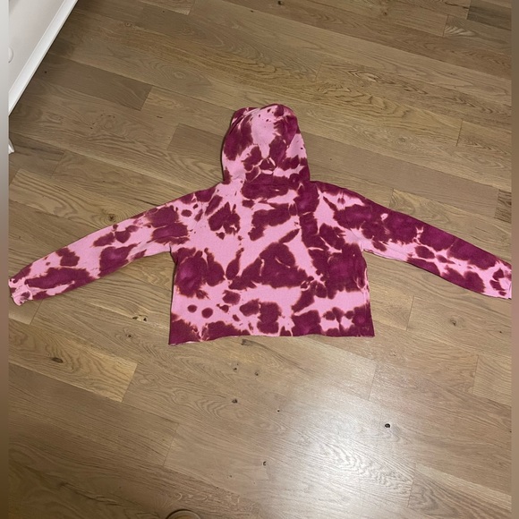 Heart soul pink tie dye crop hoodie - Picture 2 of 3